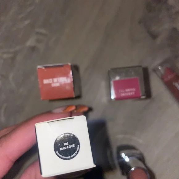 NIB LIPSTICK BUNDLE - Picture 3 of 8